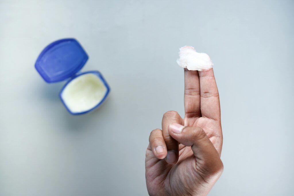 皮膚癢可以擦凡士林嗎?7 個注意事項一次看懂! 皮膚癢可以擦凡士林嗎?7 個注意事項一次看懂!